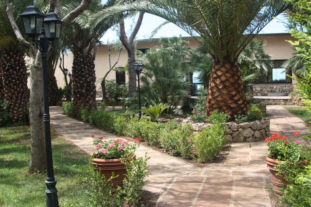 Torre San Vito Hotel Villaggio Geata Exterior foto